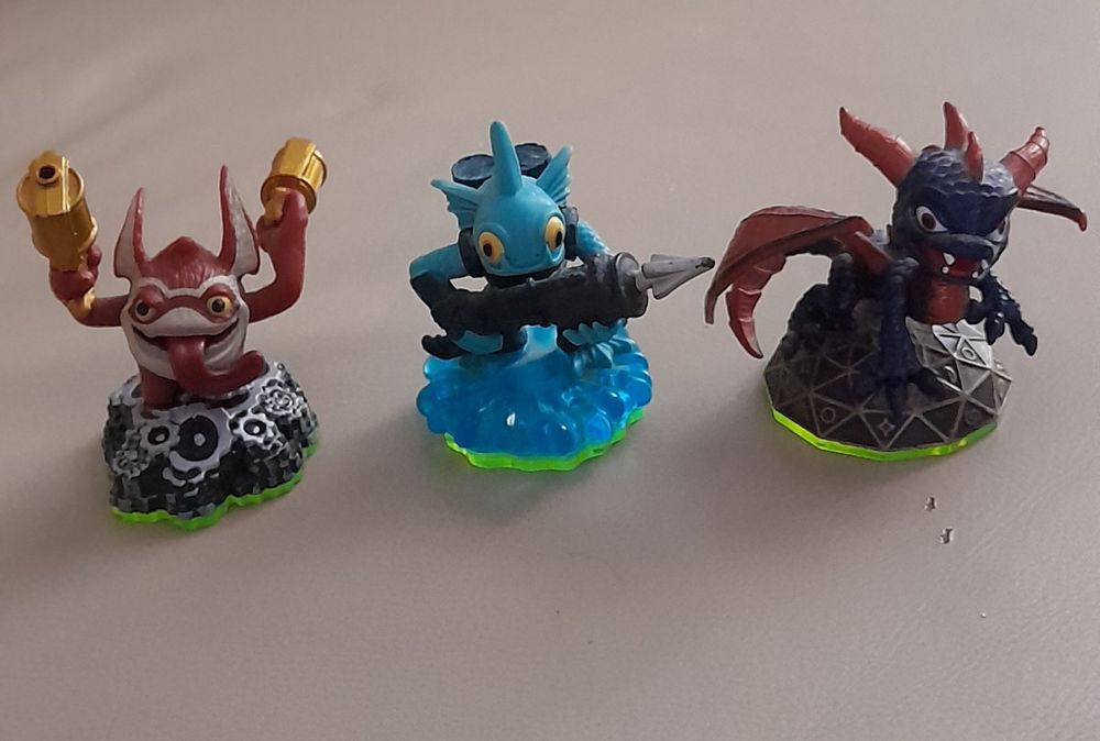 Vendo Figuras Skylanders Playstation 3 (Preço Total)