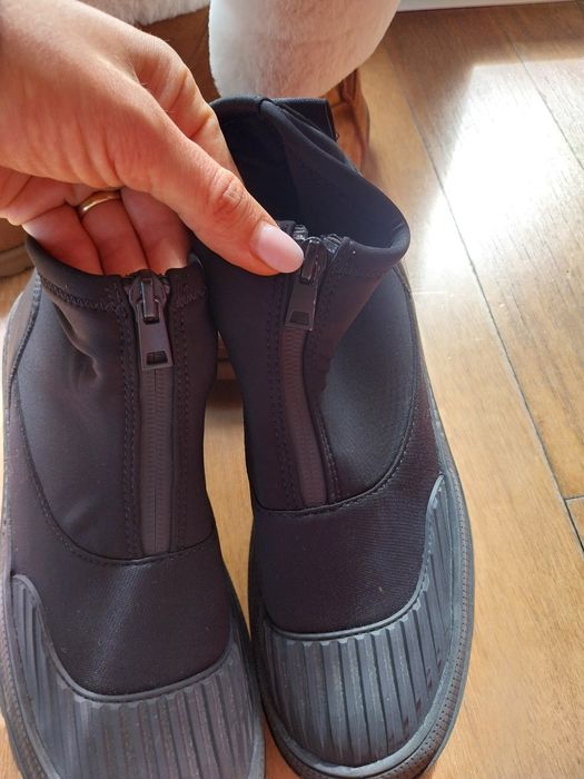 Dois pares de botas menina | umas de pêlo e outras Zara
