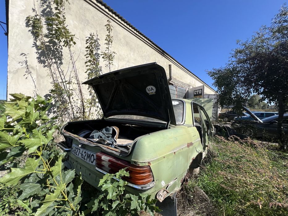 Mercedes-Benz E-Class W123