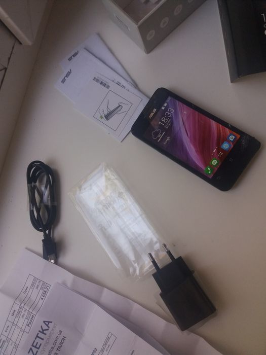 Asus Zenfone 4 (A400CGX) Black.