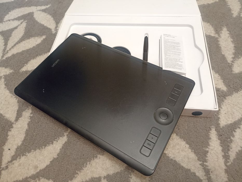 Графічний планшет Wacom Intuos Pro