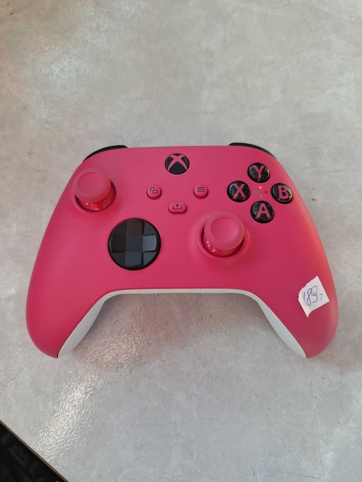 Pad Xbox Series, CentrumGrania