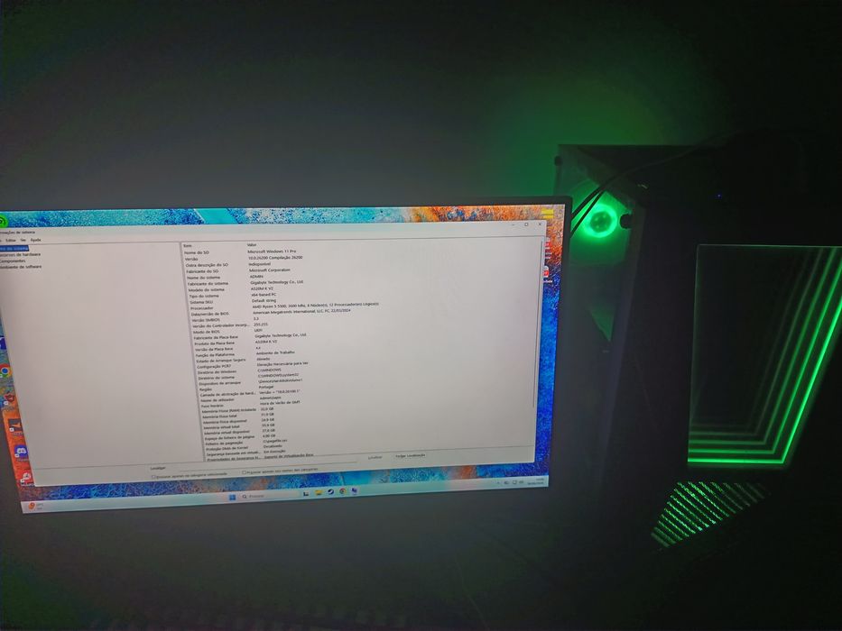Vendo  PC Gaming ( preço negociável) Ryzen 5 5500 + RX 7600 XT 16GB + 32GB RAM