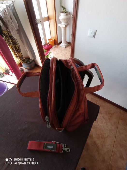 Pasta de trabalho/ PC e multiusos