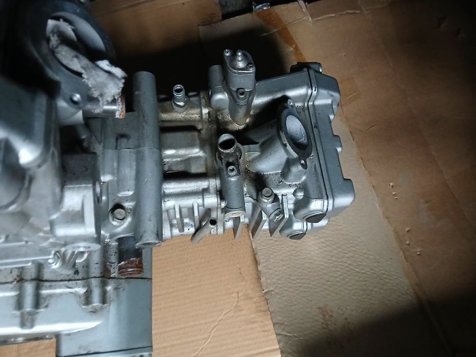 Silnik Hyosung GT 650 Części Głowica Cylinder Napinacz