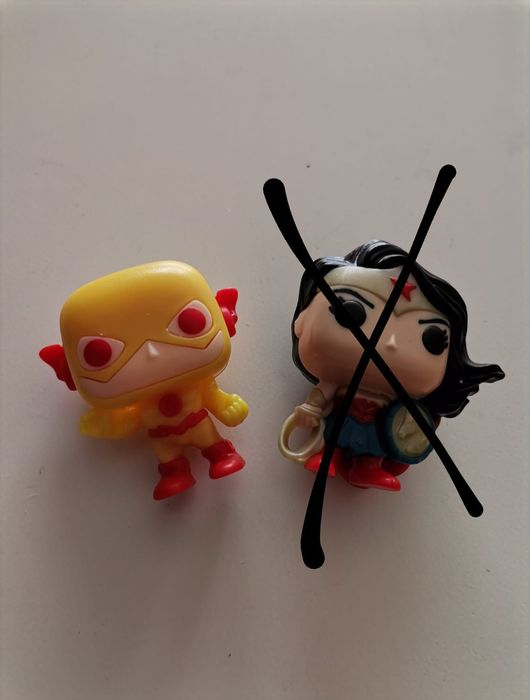 Vendo Kinder Joy Mini Funko Pop DC