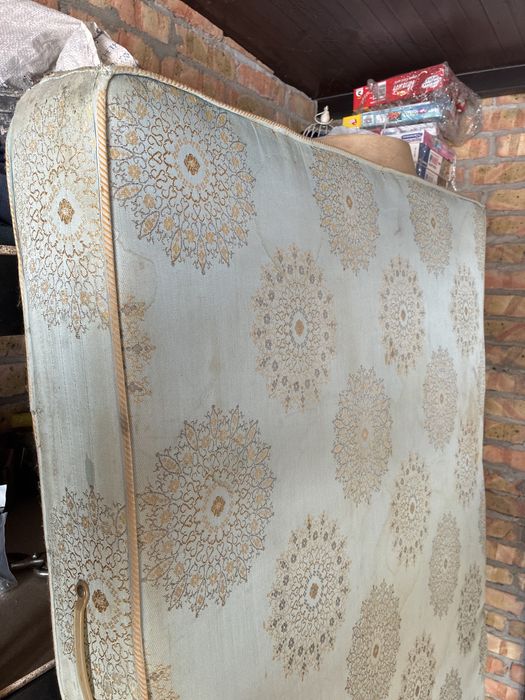 Матрац пружинний  віддам