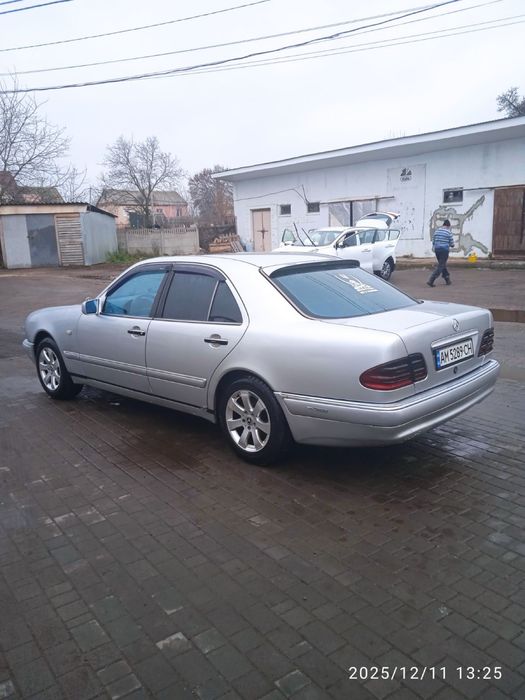 Mercedes-Benz E420 газ/бензин