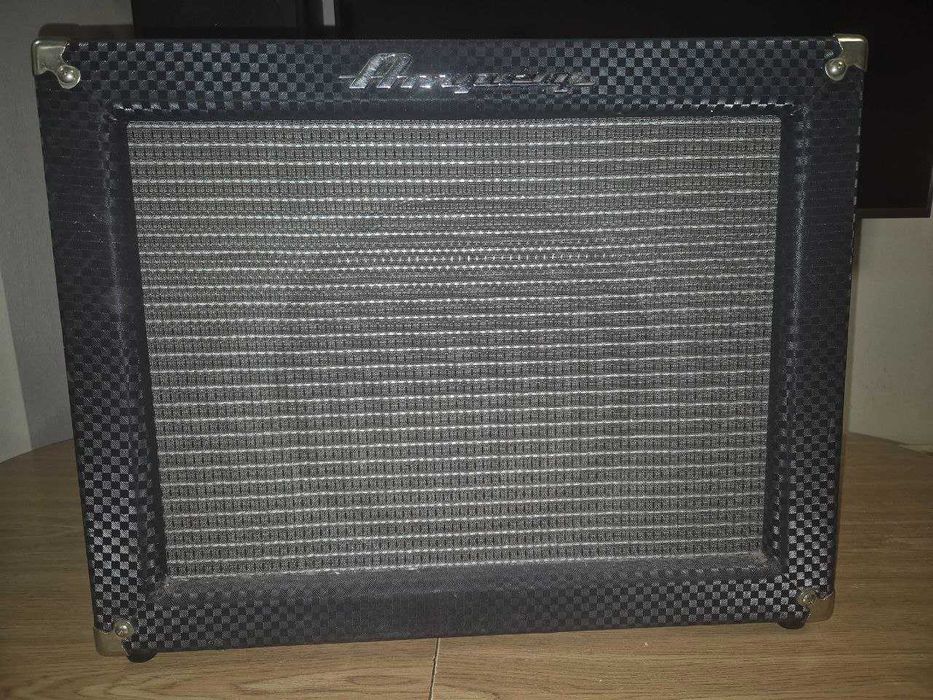 Гітарний комбо-підсилювач Ampeg Superjet 12 (не Фендер)