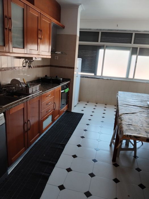 Quarto para arrendar