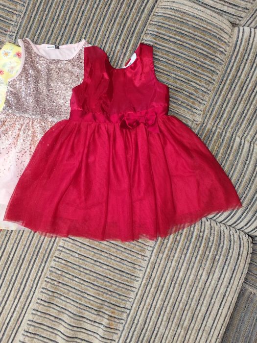 Нарядні сукні по 100 грн 2-3 роки