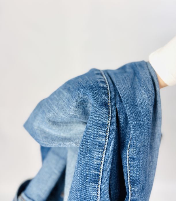 Niebieskie jeansy z przetarciami S 36