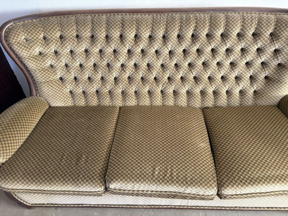 Sofa + 2 poltronas.