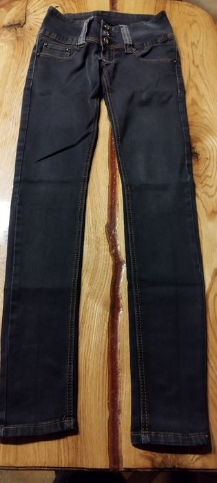 spodnie Biodrówki r 152