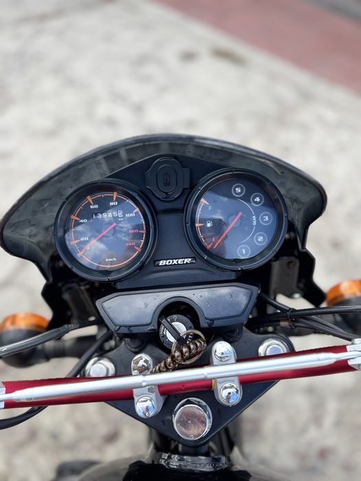 Баджадж боксер 125