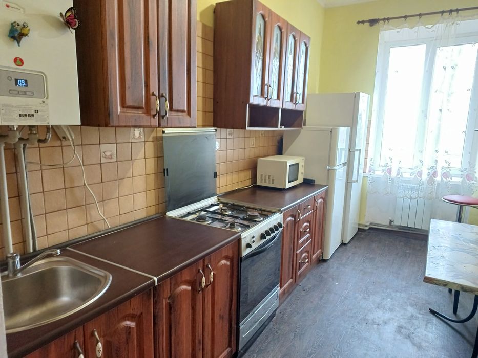 Сдам 2кв4/5 АО сталинка Васильевская 11000 грн.