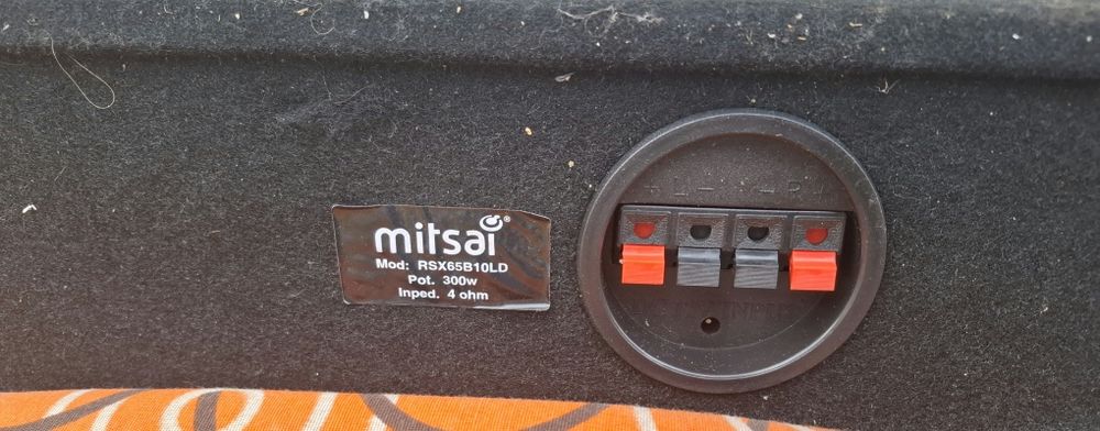 Sistema de Som (Subwoofer, Colunas, etc)