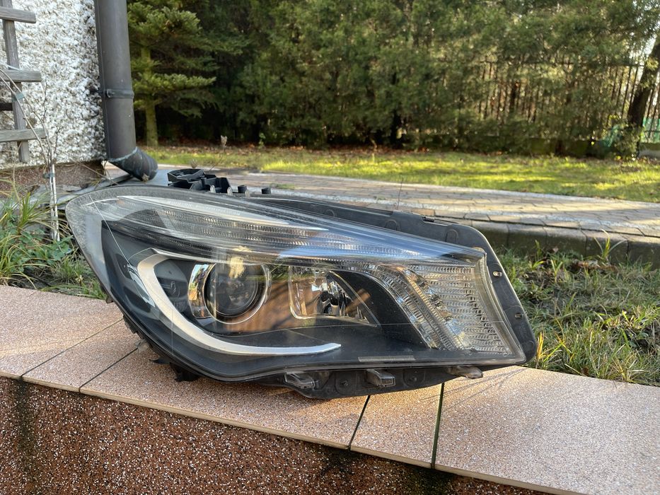 Lampa reflektor prawy mercedes cla/gla/a 117/176 biksenon