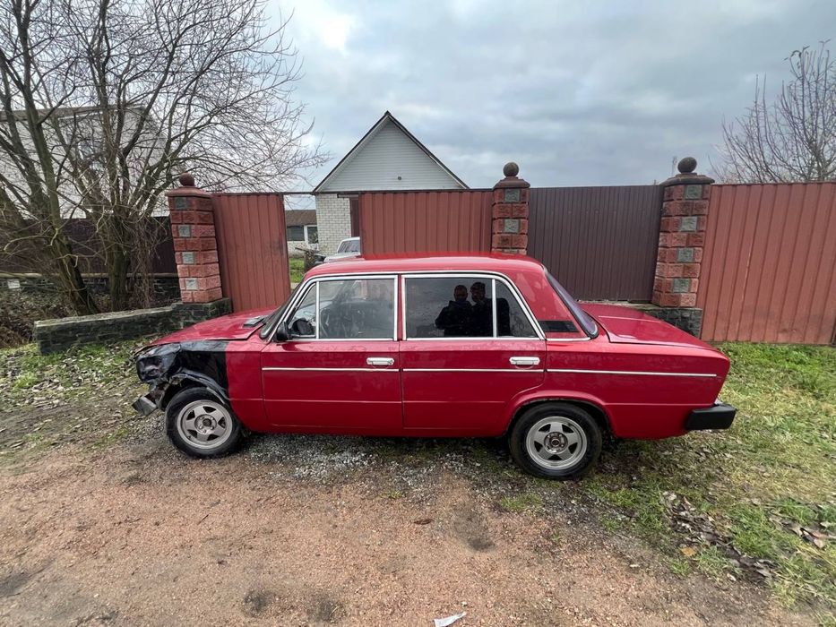 Продаю машину на повному ходу ВАЗ 2106