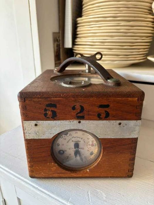 Relógio antigo chegada de pombos