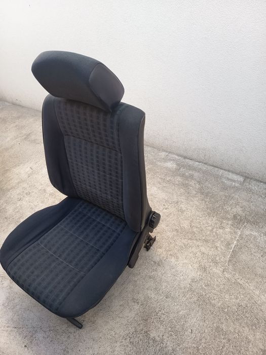 Assentos para um GOLF GTI 1982