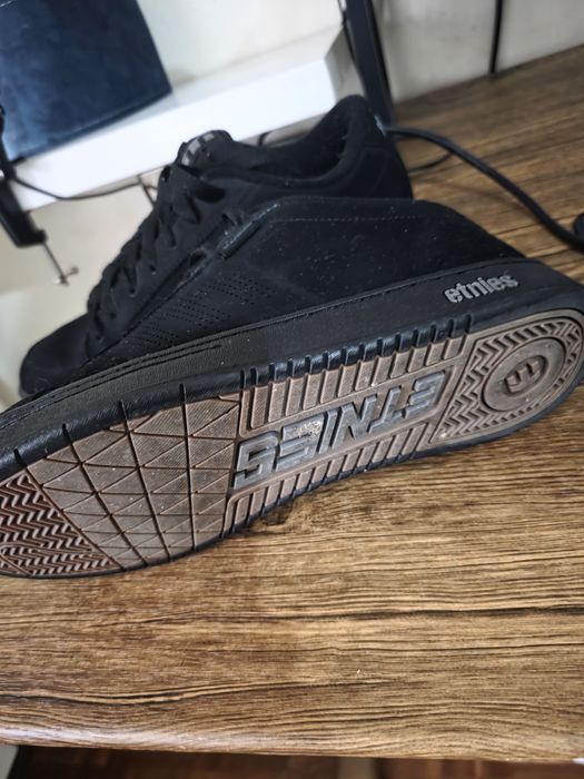 Saptilhas Etnies tamanho 42