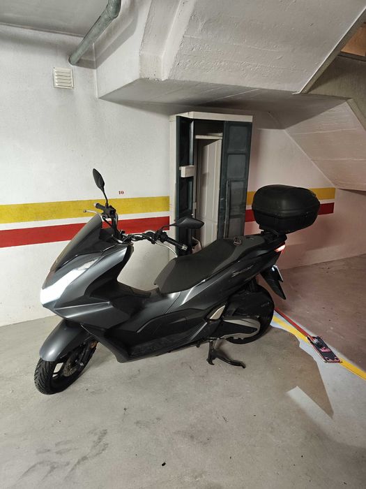 Honda PCX 125 imaculada