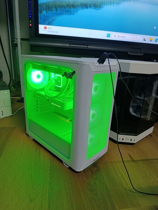 Komputer Gamingowy White Ryzen 7 7700 RTX 5060 32GB RAM DDR5