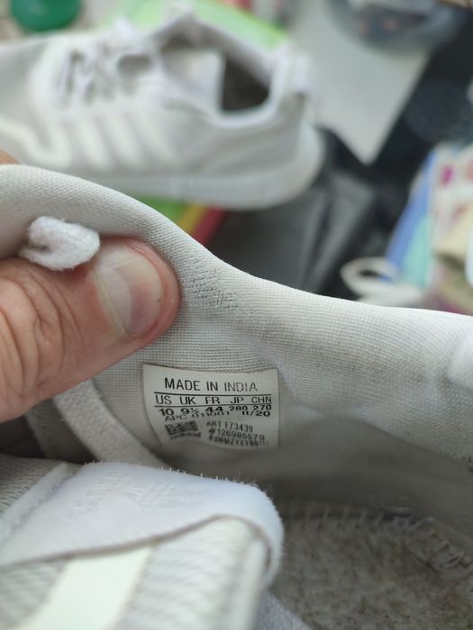 Adidas кросівки 44 розміру