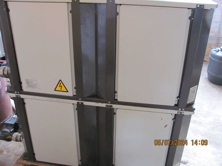 Тепловий насос.  Моноблочний чілер з водяним охолодженням Daikin.