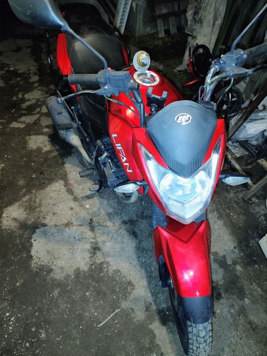 Продам мотоцикл lifan ctr 200