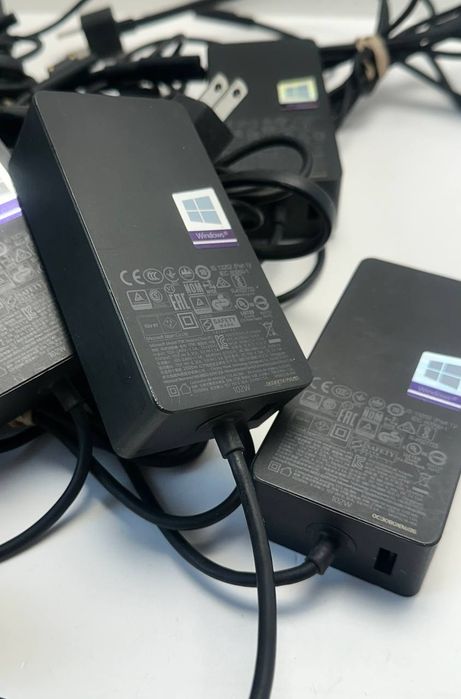 Оригінальний блок живлення Microsoft  Surface Pro 1798  15V 6.33A 102W