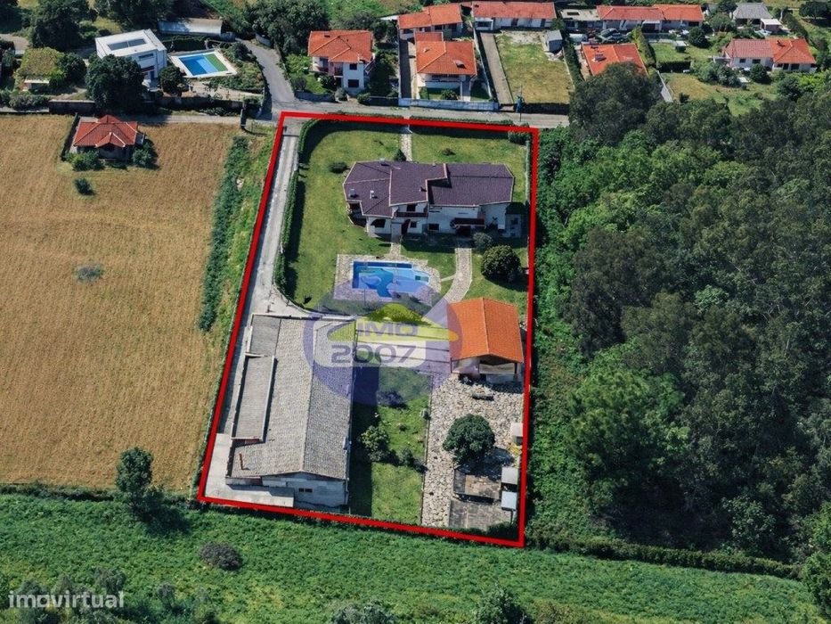 Moradia T5 de Luxo em Famalicão