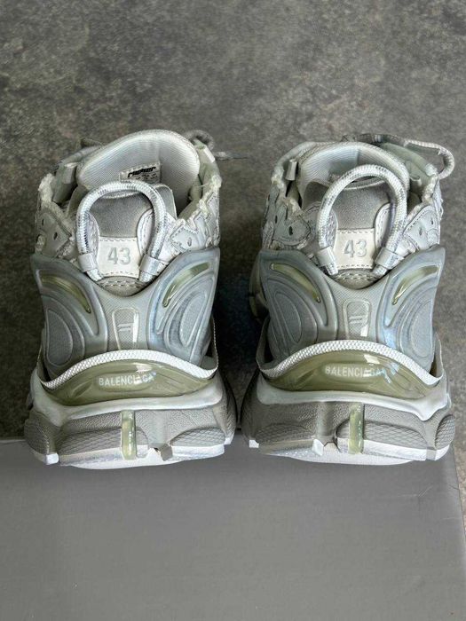 BALENCIAGA Runner кроссовки металлик кеди кеды кросівки білі 43