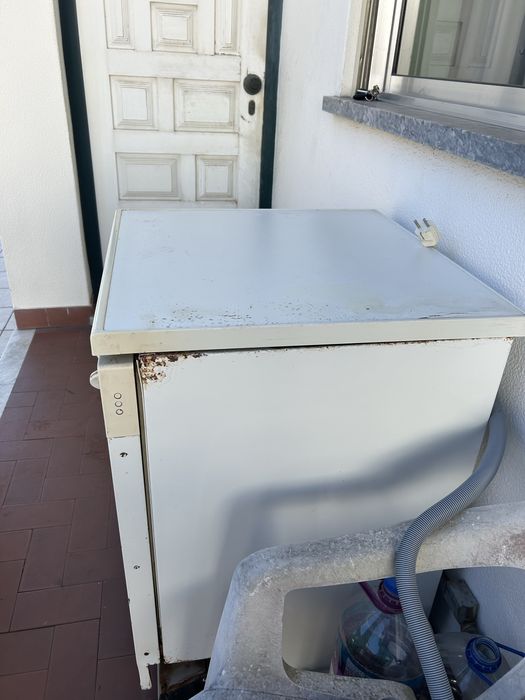 Máquina de lavar loiça Miele Avariada