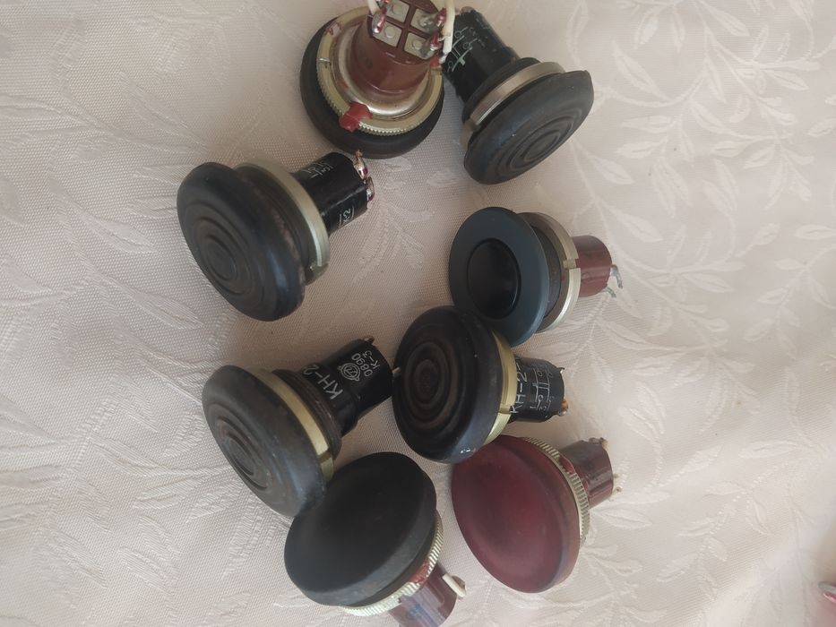 Кнопки та автомати