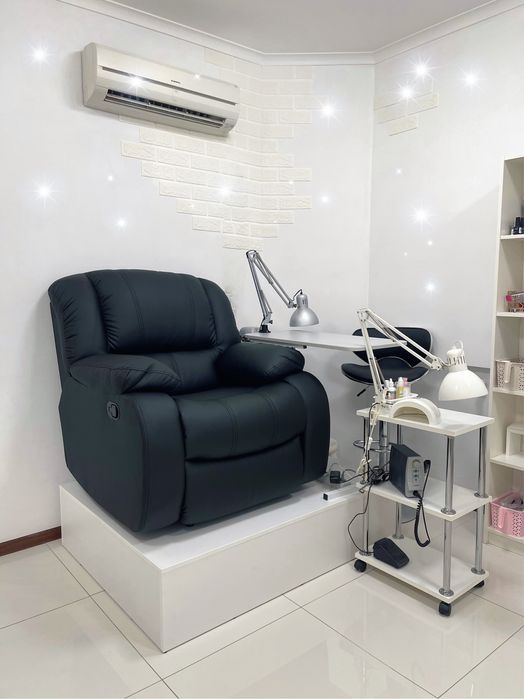 Крісло реклайнер. Ідеальний для педикюру або для вітальні