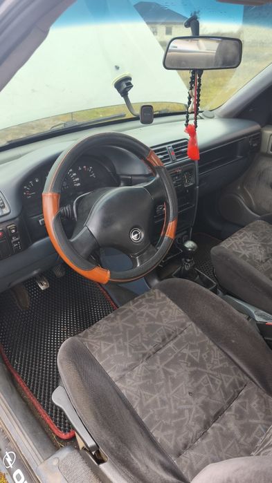 Opel Vectra 1.6 газ/бензин