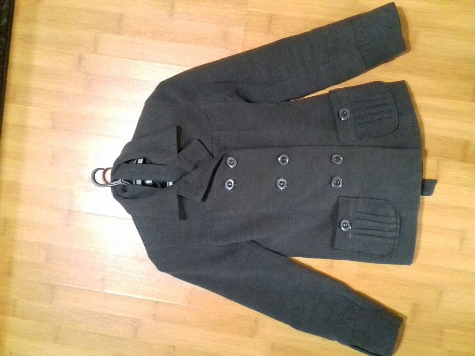 Продам пальто з поясом