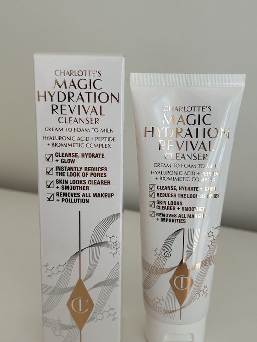 Charlotte Tilbury magic revival cleanser