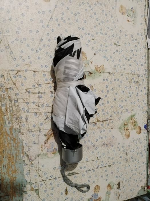 Vendo chapéu de chuva bom estado