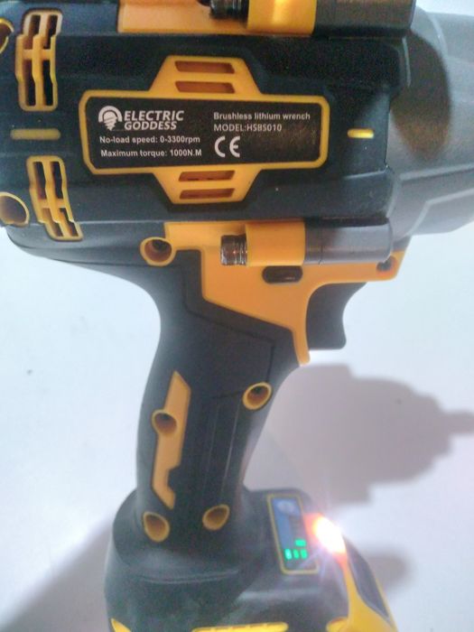 Гайковерт посадка акб Dewalt