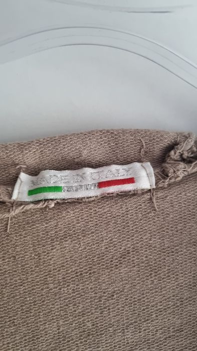 Piękna włoska bluza w kwiaty.