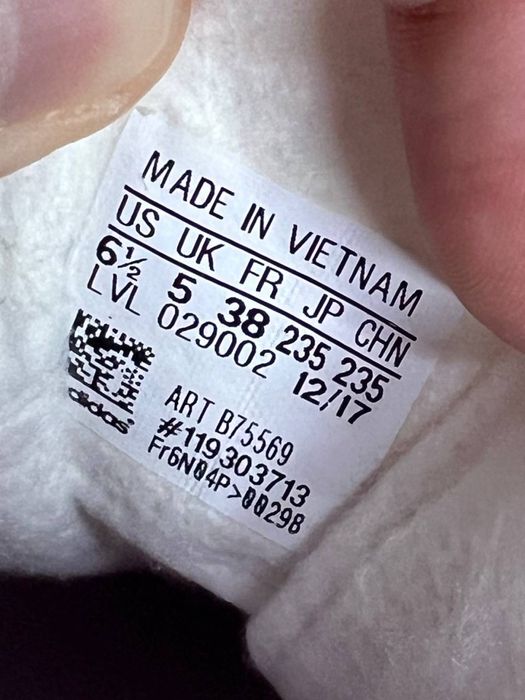 Продам БОМБЕЗНІ жіночі кросівки Adidas Gazelle Originals