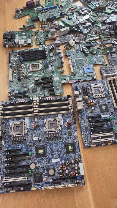 Złom elektroniczny, serwerowy laptopowy oraz inne 5kg