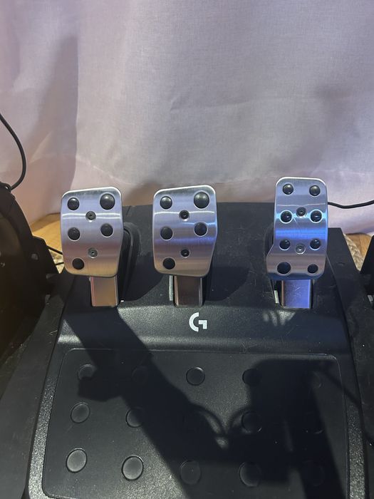 Volante Logitech G923 + Pedais + Shifter + Suporte (PS4/PS5/PC)