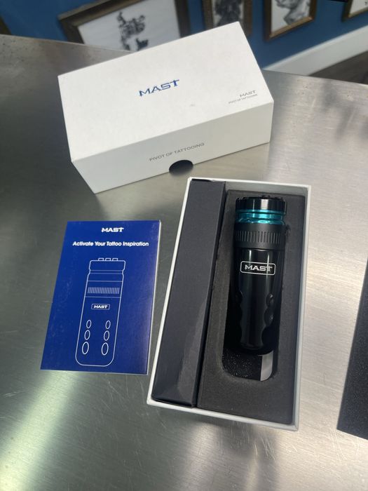 Dragonhawk Mast Race, maquina de tatuar