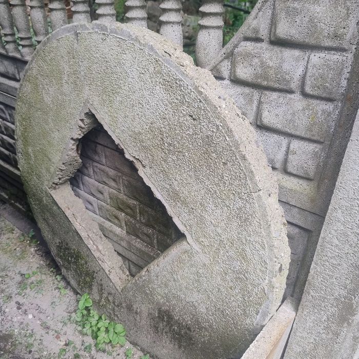 Krąg betonowy nakrycie studni lub szamba oddam