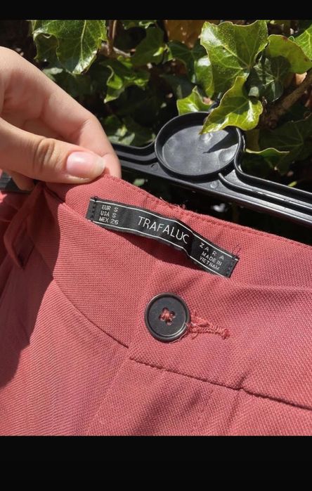 Calças tecido marca Zara