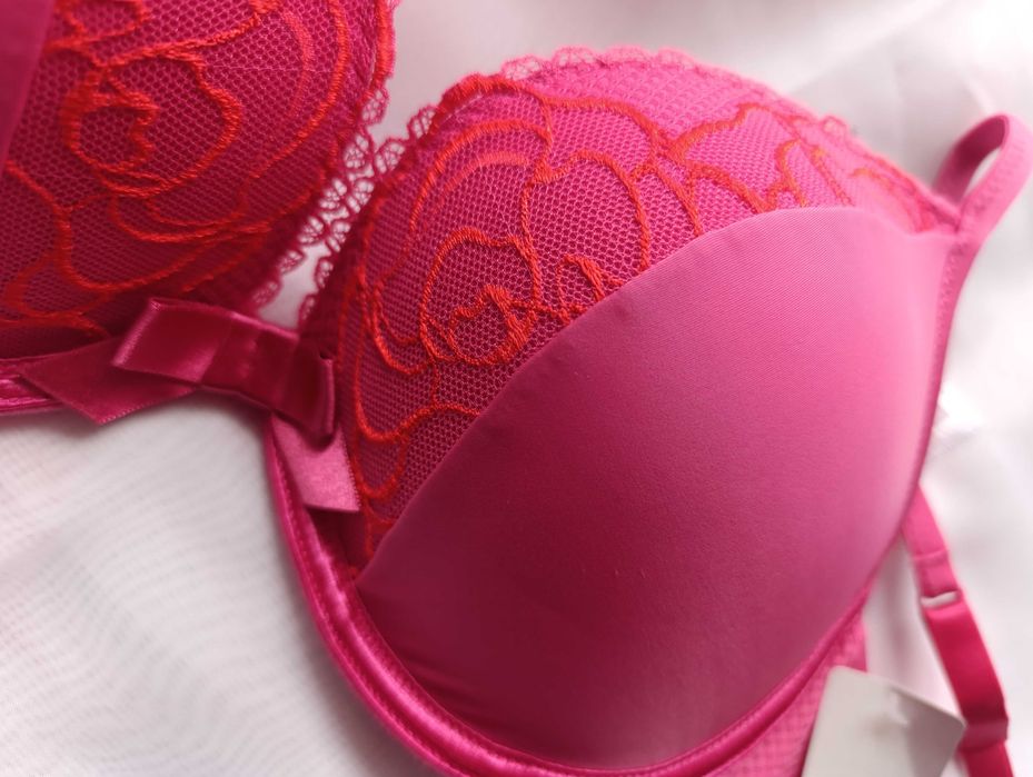 Triumph- Heart& Flower Spotligh Whu- push-up- 80C